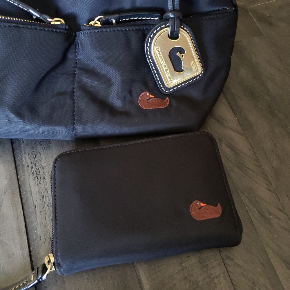 NWOT Dooney & Bourke bag with wallet